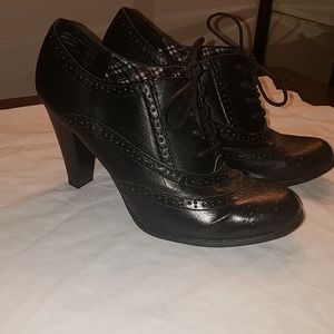 American Eagle Old Fashioned Heels